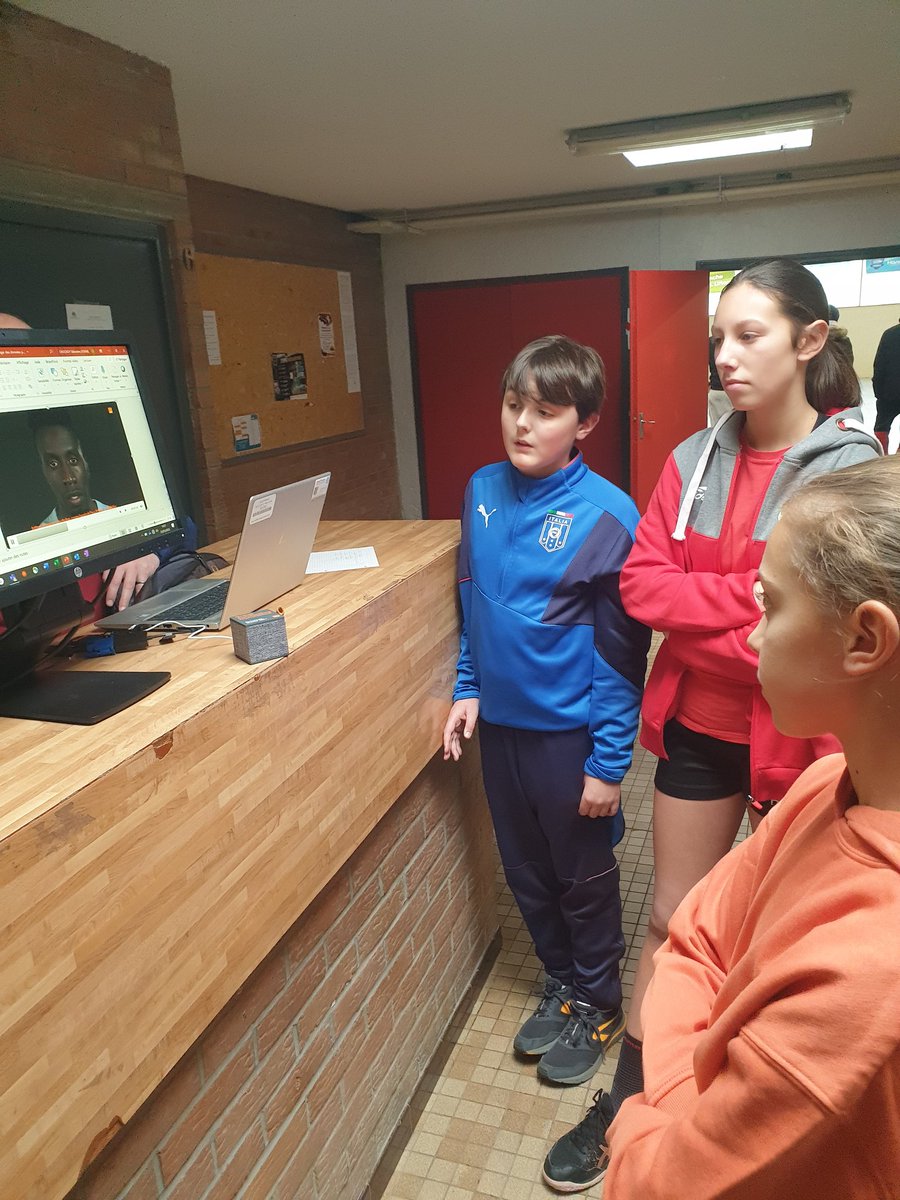 Retour des #ateliersnumériques  avec le hand de Dunkerque..toujours un succès 
<a href="/Chochoysebasti1/">Chochoy sebastien</a> <a href="/DjamelBoufime/">Djamel Boufime</a> 
Protection  des données  personnelles  ..très utile pour les jeunes