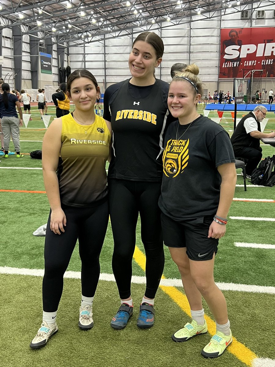 girl_riverside's tweet photo. Spire Meet #2 - another fine night of putting in the work, gaining the experience and getting better. 🔥@Riverside_athl @RLSD_Beavers @rhsbeavers https://t.co/h6r4I18vFA