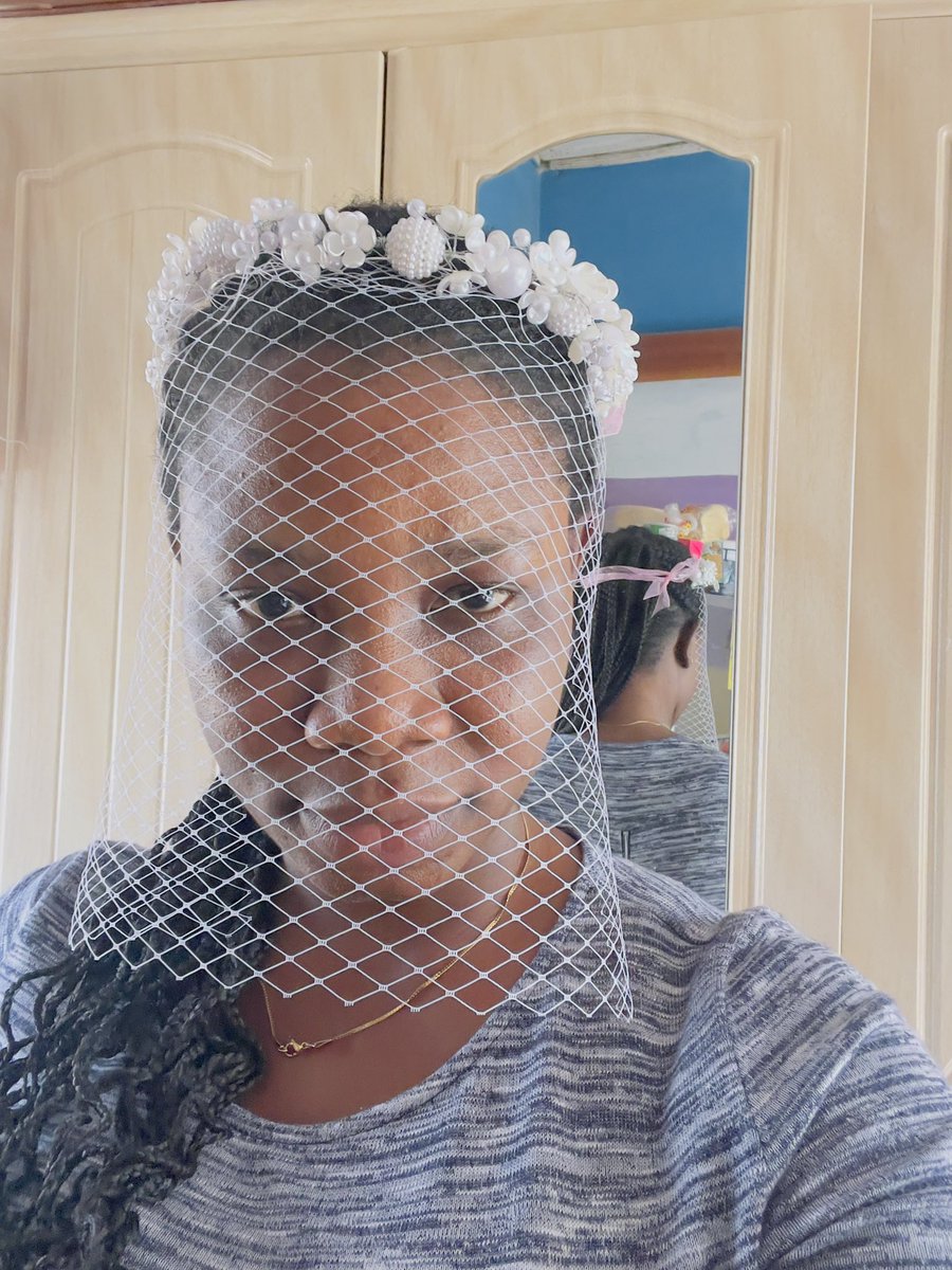 CTMensah's tweet photo. @Serwaa_Amihere Fascinators and everything bridal. Ig: @ctms_hair_accessories TikTok:@ctmens https://t.co/LTdfk5u59W