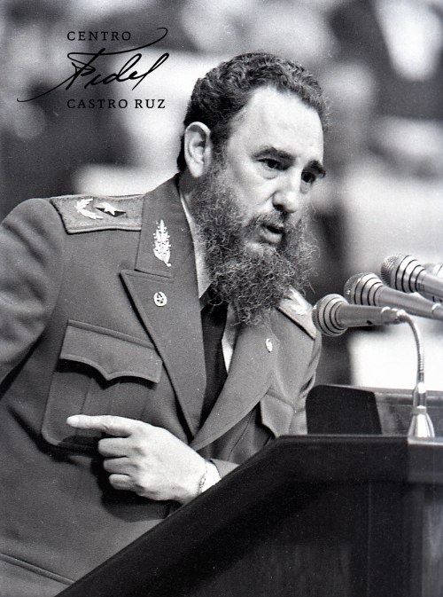 #Fidel:"Solo puede pensarse y solo es concebible la integración y la unión de #AméricaLatina de una forma independiente y en el marco de sus propios intereses, porque la América Latina también pudiera llegar a constituir una gran comunidad económica". #CELACEsUnidad #FidelVive