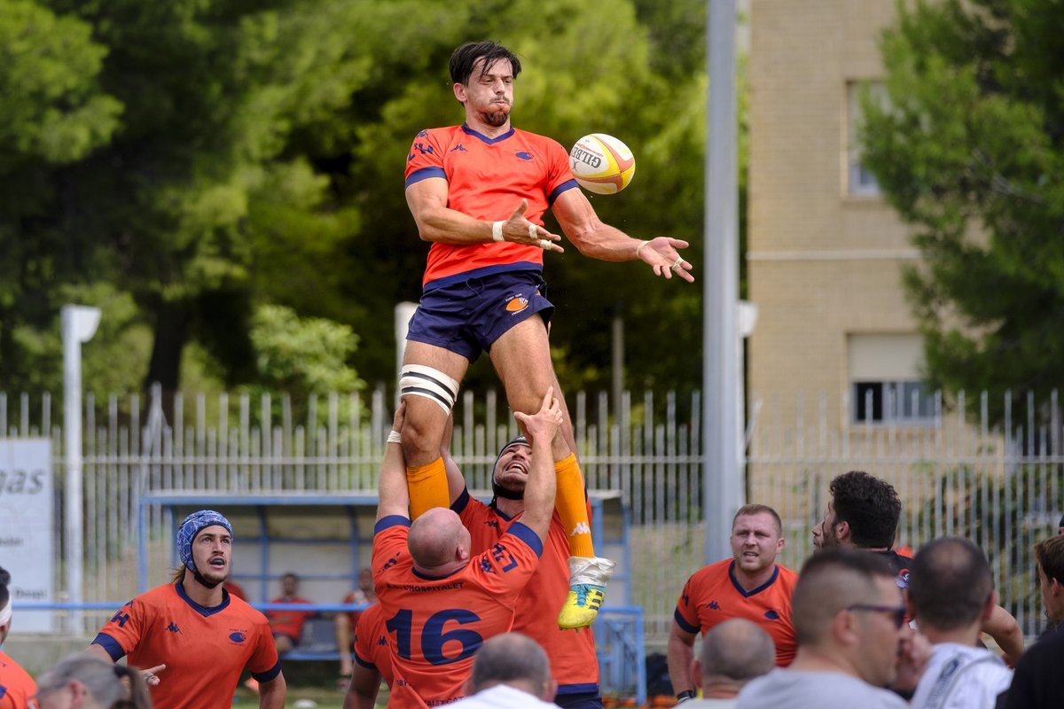 LHenJoc's tweet photo. 🏉RUGBI: El @RCLHospitalet rep al @GetxoRugby en el debut de la fase d'ascens a Divisió d'Honor.

🔵🟠Des del club somien amb la possibilitat de disputar la màxima categoria. 

📆Diumenge (12h), camp municipal de rugbi.

📲https://t.co/aVug4Dv78F https://t.co/xmN0E5ZEng