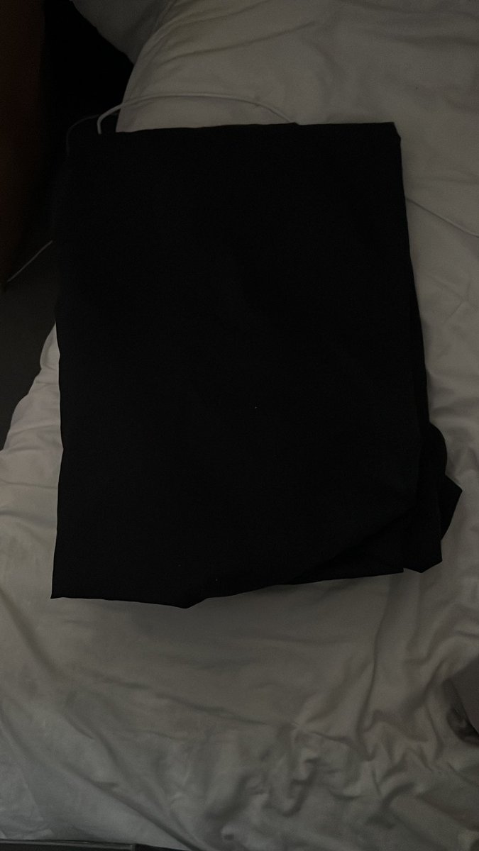 jaikieron's tweet photo. I’m scared!!! My child folded up a fitted sheet. I mean properly folded it up! I can’t do that shit!!! Did I birth a psychopath???? 😱😱😱😱😱 https://t.co/sqSNSPtlw9