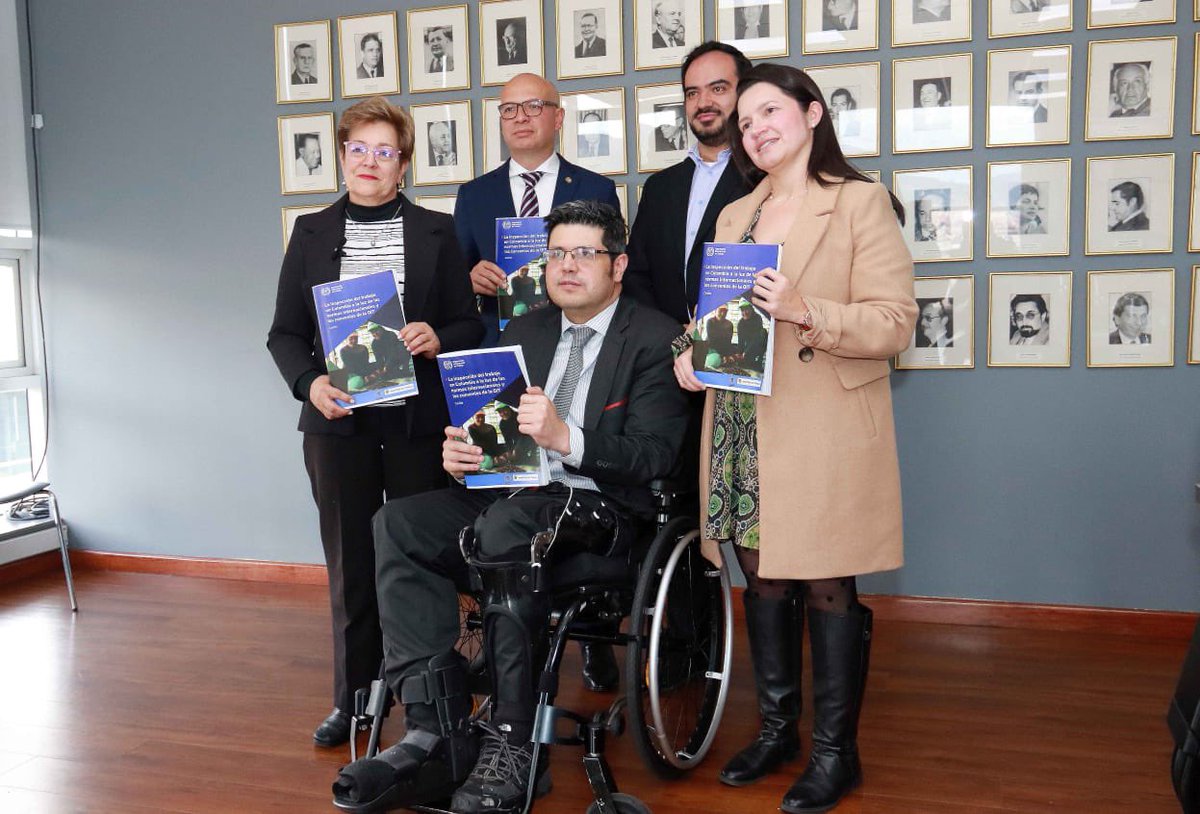 Entre la Sala Laboral de la <a href="/CorteSupremaJ/">Corte Suprema de Justicia</a>, la <a href="/OITnoticias/">OIT</a> y el <a href="/MintrabajoCol/">MinTrabajo</a> se construyó una guía dirigida a nuestros/as inspectores/as para incluir en sus decisiones. Pero también es de utilidad para empresas y sindicatos. Súper recomendada. Está en nuestra web.