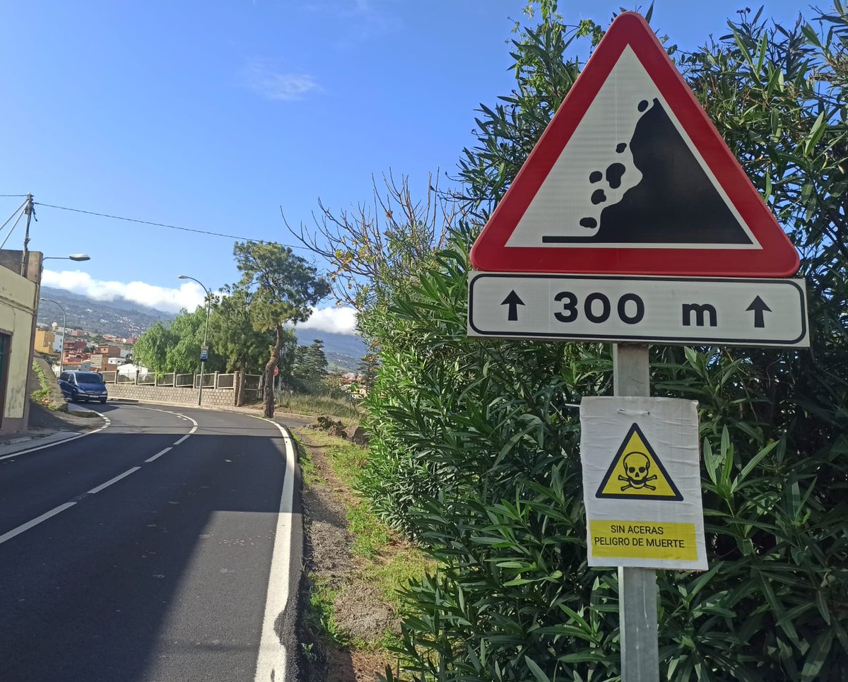 PVHumboldt's tweet photo. SIN ACERAS♿🚹
⚠️⚠️⚠️⚠️⚠️⚠️⚠️⚠️⚠️⚠️
☠️PELIGRO DE MUERTE ☠️
@CabildoTenerife @LaOrotava https://t.co/8O9gk2GJbr