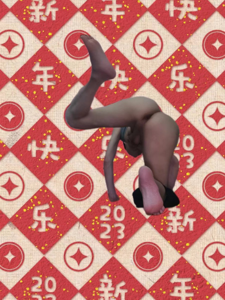 每日任务20230125
像狗一样四肢着地，在自己卧室爬一圈，然后拍一张学狗撒尿的照片，一条腿抬高，冲着墙角