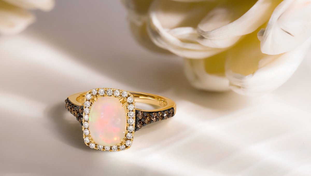 Le_Vian's tweet photo. Adorn yourself with the mesmerizing magic of a Neapolitan Opal. ✨🌈
Each piece a unique and captivating display of fire and light.
Shop Neapolitan Opal: https://t.co/CDzT8gRZ4j
#opal #jewelry #fireandlight #love #diamonds #design #diamond #beautiful #gemstones #luxury https://t.co/JnWjFFJ1op