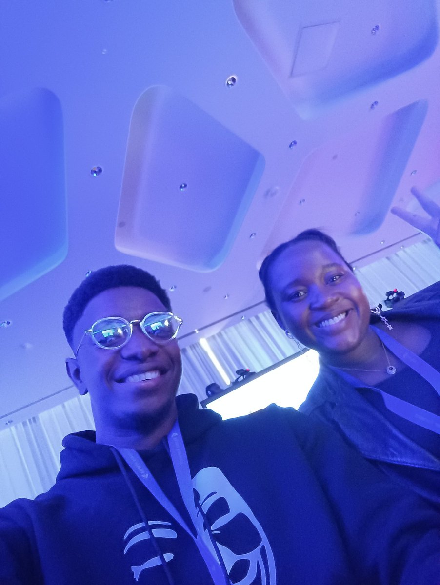 lord_chris__'s tweet image. #AskFlutter was really nice. Got to hear about the upgrades made, especially with Material 3!!🔥🔥
#FlutterForward @Blazebrain01 @_Becx__