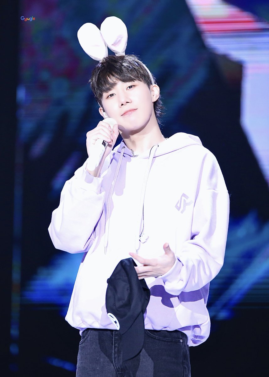 gyugle_co_kr's tweet photo. 221113 김성규 10주년 팬미팅 THE TEN 밤공 

🐰🐰❤️

#김성규 #성규 #KimSungKyu #sungkyu https://t.co/PJWJZ0P172