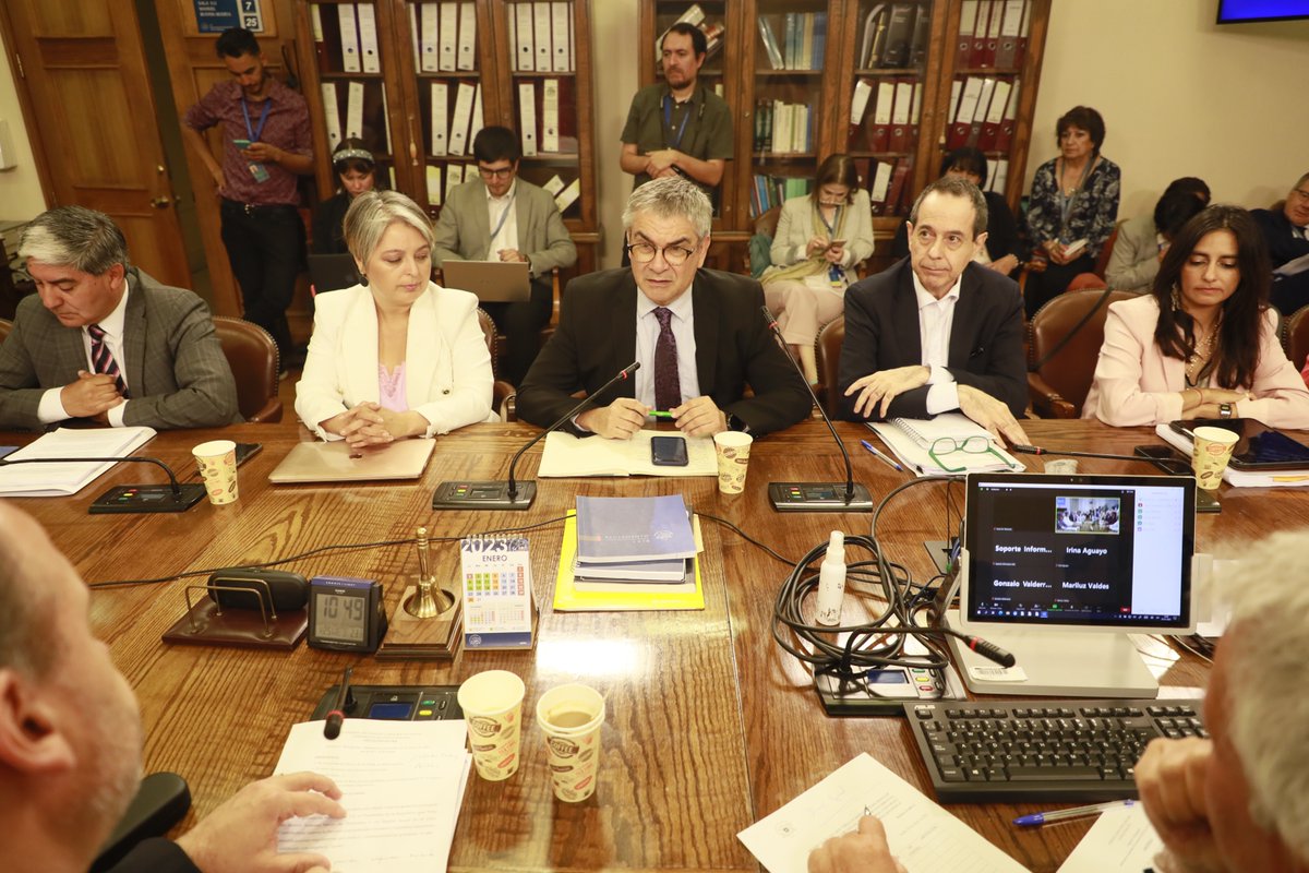 Ministerio de Hacienda tweet media