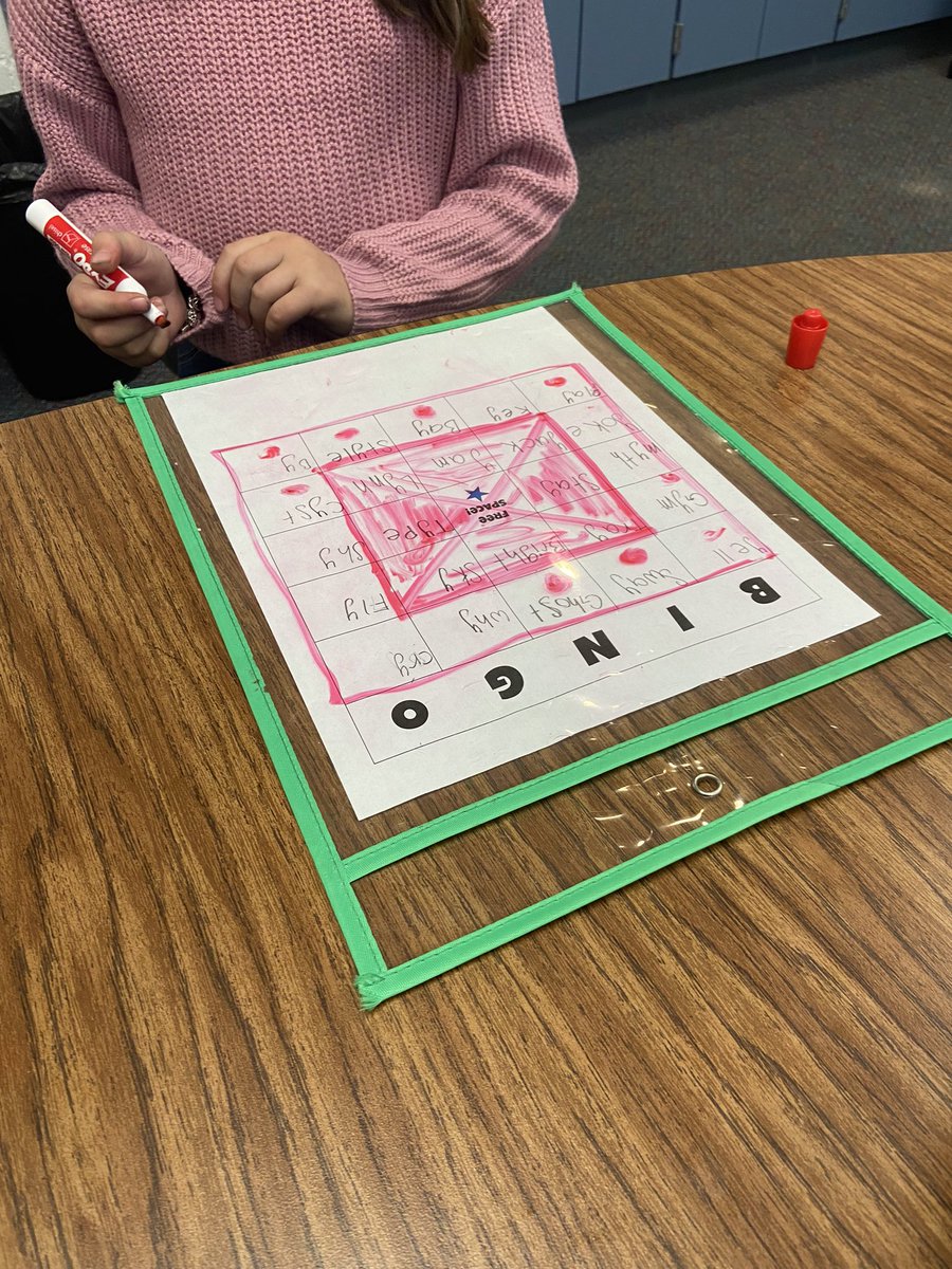 End chapter BINGO, writing words on windows, and Sight Word Jenga.. oh my!! Great fun over the last few days! #drydenrocks #read #d25itspersonal