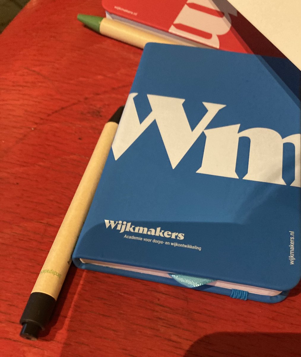 RoelkeHNienhuis's tweet photo. Gisteren eerste middag leergang @wijkmakers met collega's @gem_groningen Over participatie, dorps- en wijkontwikkeling. Met o.a. @studioMARCHA over een van haar projecten @GenereusG En eens, soms maar gewoon beginnen. https://t.co/CUUqKLTn1T