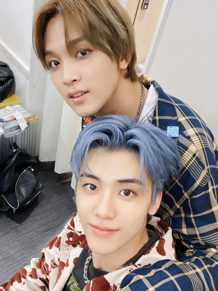ที่ไม่มีรูปคู่กันไม่ได้แปลว่าเลิกกัน แต่หมายความว่าอาจจะเขินเกินกว่าจะเซลฟี่ด้วยกันได้แหละแก #สุขสันต์วันครบรอบ1000วันที่แฮมินไม่มีรูปคู่