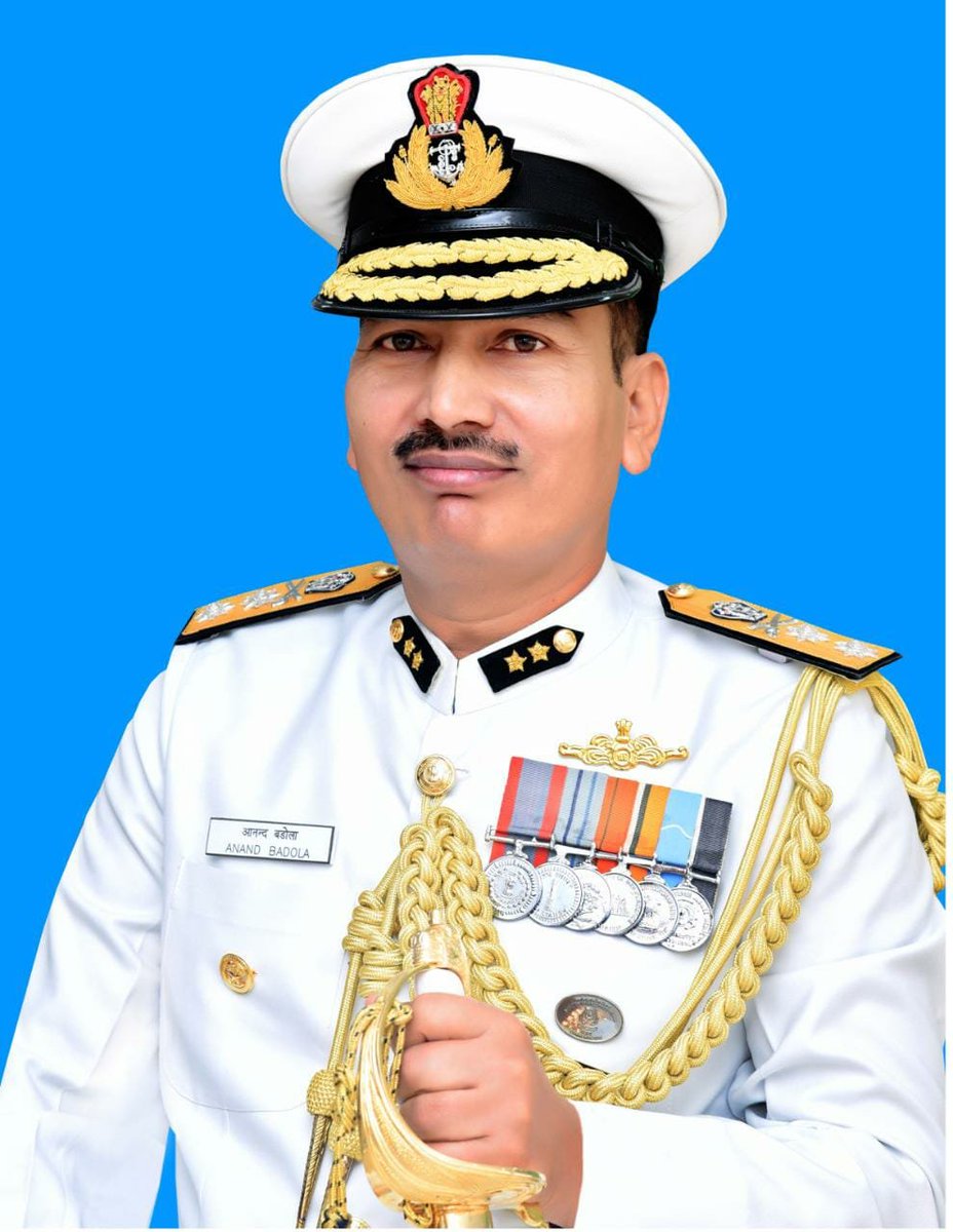 PRODefDehradun's tweet photo. Inspector General Anand Prakash Badola, Commander Coast Guard Region (East), who hails from #Pathol Village, of #PauriGarhwal, has been conferred with the prestigious President’s Tatrakshak Medal for Distinguished Service on the eve of #RepublicDay2023. https://t.co/LK4q4WbHNR