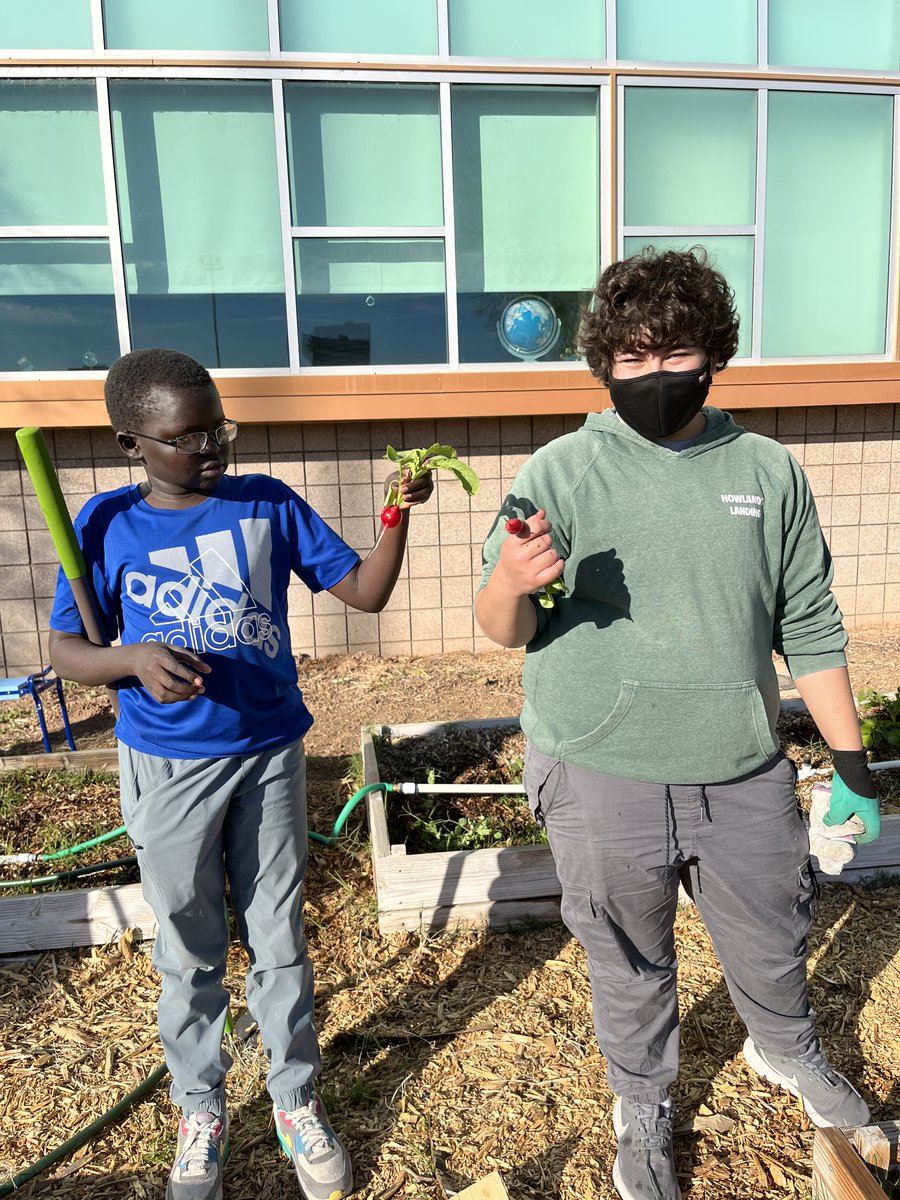 Students have been having fun cooking and gardening! Green shovel club meets on Tuesdays after school!