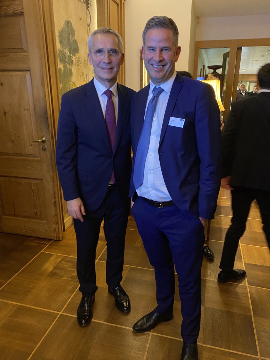 Knut_Fabian's tweet photo. Der 14. @welt Wirtschaftsgipfel in Berlin hat neue 
Maßstäbe gesetzt. es ging darum neue Lösungsansätze für globalen Krisen der Welt zu entwickeln. Prominente Gäste wie @Bundeskanzler, Jens Stoltenberg, @c_lindner, und @Kasparov63 machten den Event einzigartig. https://t.co/IQVNjRUIQF