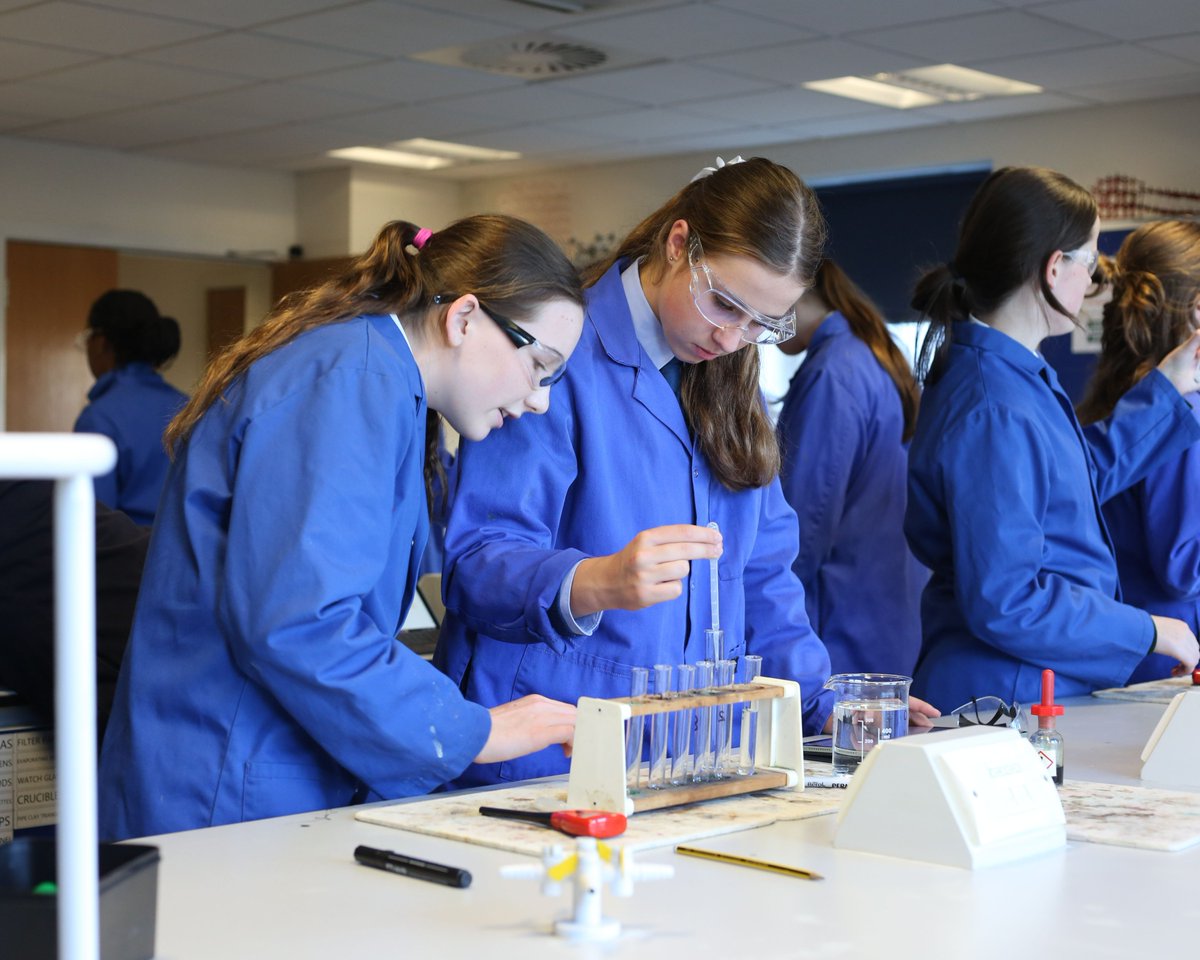 SherborneGirls's tweet image. We popped in to see Ealish and her wonderful exchange partner, Ava in their Chemistry lesson today. It was wonderful to hear about Ava’s experience in the UK, a bit about life at home in Australia and their exeat together! #exchangeprogramme #exchangestudent