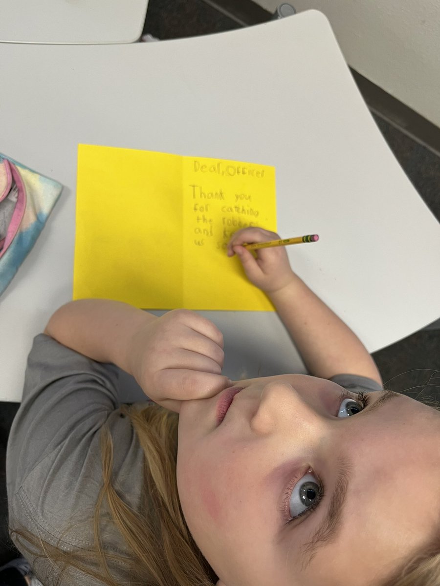 MsGarciaSecond's tweet photo. Writing our kindness notes to first responders 👮 🚒 🚑. @Longbranch_Elem #misdproud #leadlovelearn https://t.co/MY3QdJuqqi