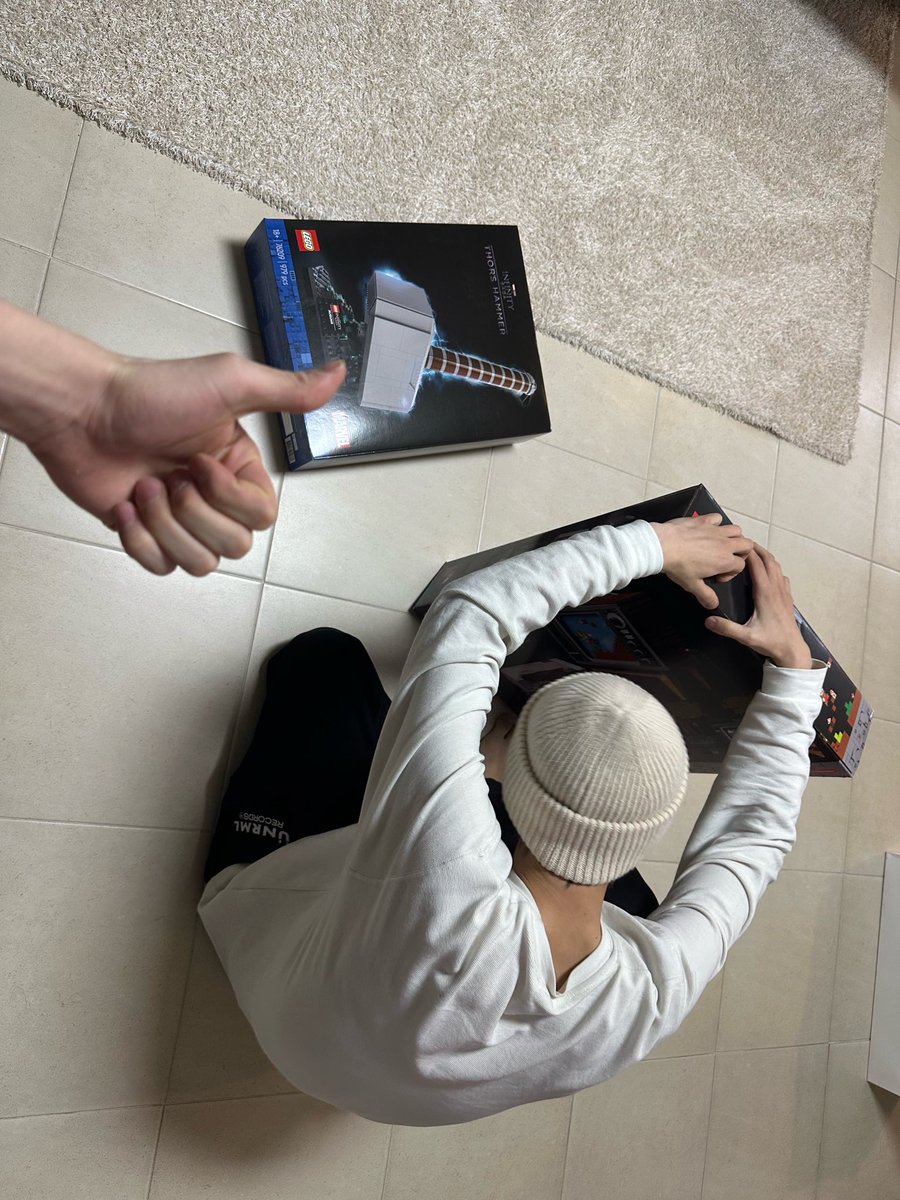 ifwonjay's tweet image. ideia de date: o jake e o heeseung me chamarem pra montar lego com eles