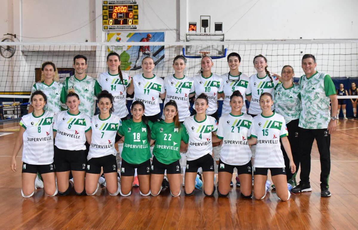#VoleyFemenino 🏐 Ganooó #Ferro!!! Por la 1º Fecha de Fase Regular de la #LAF venció en Entre Ríos 3-0 (29-27, 25-17 y 25-15) a San José!
<a href="/FCOVOLEY/">Ferro Voley</a> 5º con 3 pts. (1G)!
Próxima fecha (2º): Sáb. 28/1 21 hs. vs.Tucumán de Gimnasia!
#VamosVerde! 💚🚂