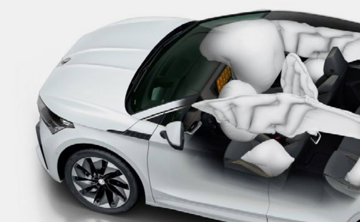 EuroNCAP's tweet photo. Year in Numbers for 2022: 
Centre airbags to reduce injuries in far-side crashes are one of the new safety elements that have recently been recognised. Of the 65 new cars examined, 47 (72%) came with standard front-seat centre airbags.
👉https://t.co/xEmA2hlBkt
 #centerairbag https://t.co/ySuS6n6mlV
