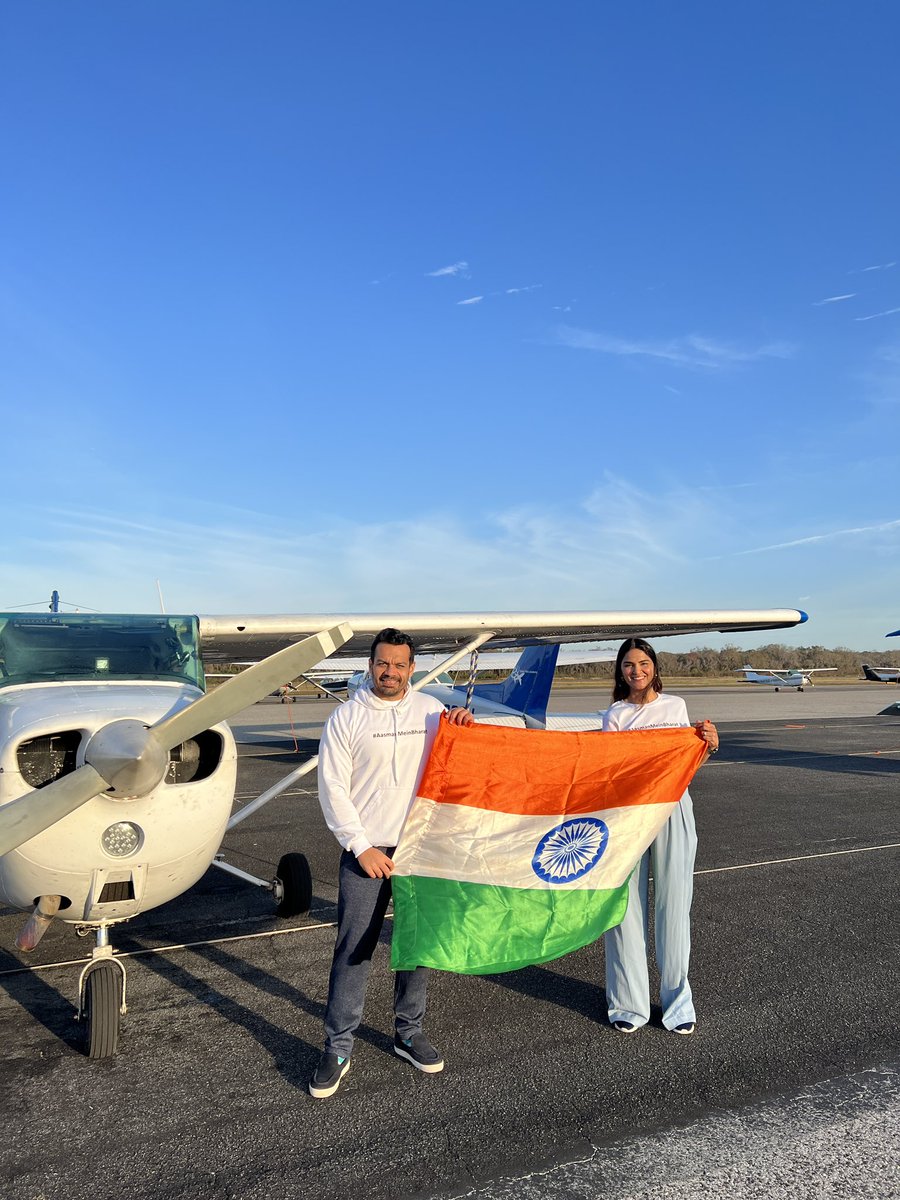 flyingbeast320's tweet photo. . #AasmanMeinBharat mission Begins .

इस गणतंत्र दिवस , भारत का सबसे बड़ा नक़्शा बनाने का प्रयास करेंगे , हवा में अपने विमान से। 
#JaiHind https://t.co/4UpSEDV7zE