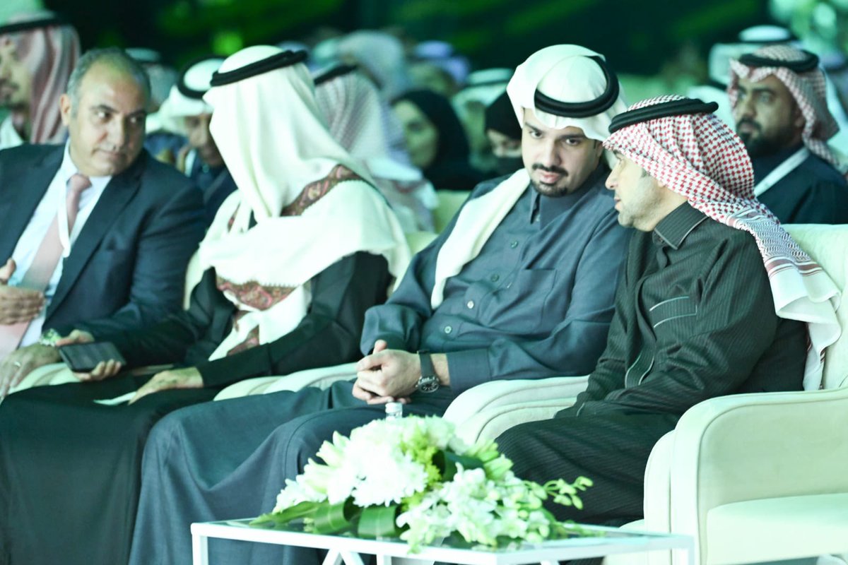 Momah_SA's tweet photo. في اليوم الثاني للملتقى..
معالي الوزير 
@majedhogail
يشارك في ثاني أيام ملتقى الاستثمار البلدي #فرص

#فرص_تصنع_المستقبل
#وزارة_الشؤون_البلدية_والقروية_والإسكان https://t.co/lSgJnMFssN