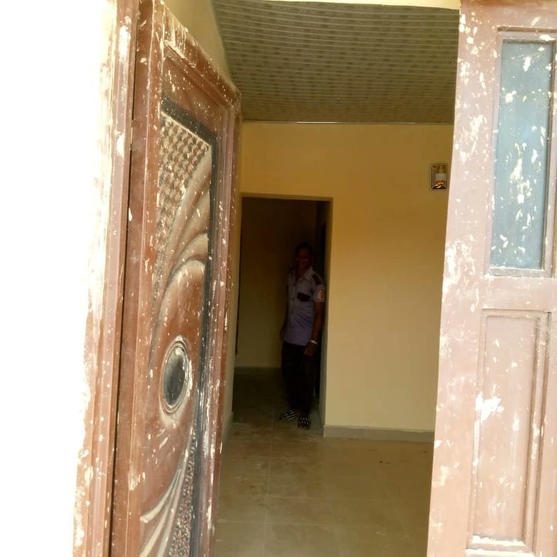 PropertiesJadel's tweet photo. Clean, Spacious and Newly One bedroom at lugbe Airport road Abuja. 
Price: 800k. 
Legal Fee :10 percent. 
Agency fee: 5 percent

Call: 08065842926, 09022842779

#investor #realestate #nigeria #lagos #abujabusiness #abujaconnect #abujaproperties #abujapropertiesforsale https://t.co/GtWRQNaxB1