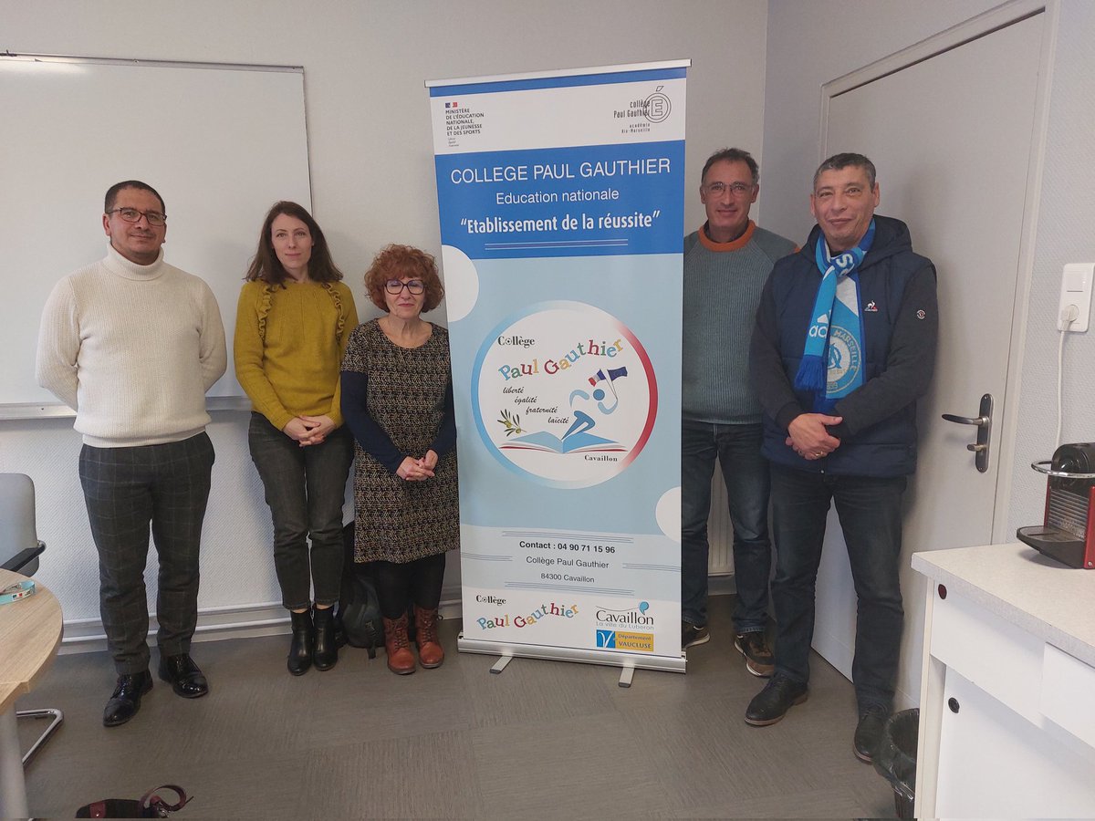 KaciDiha's tweet photo. Réunion de préparation du FORUM de l'Ambition et de la Mobilité avec la #Prefecture84 et #FACE84 au profit de 260 élèves. Rendez-vous le 9 mars . Merci à nos partenaires engagés pour cette action ambitieuse du #parcoursavenir. @dsden84 @AcAixMarseille  @Prefet84 @FACE_Vaucluse https://t.co/9oCCdT9lKC