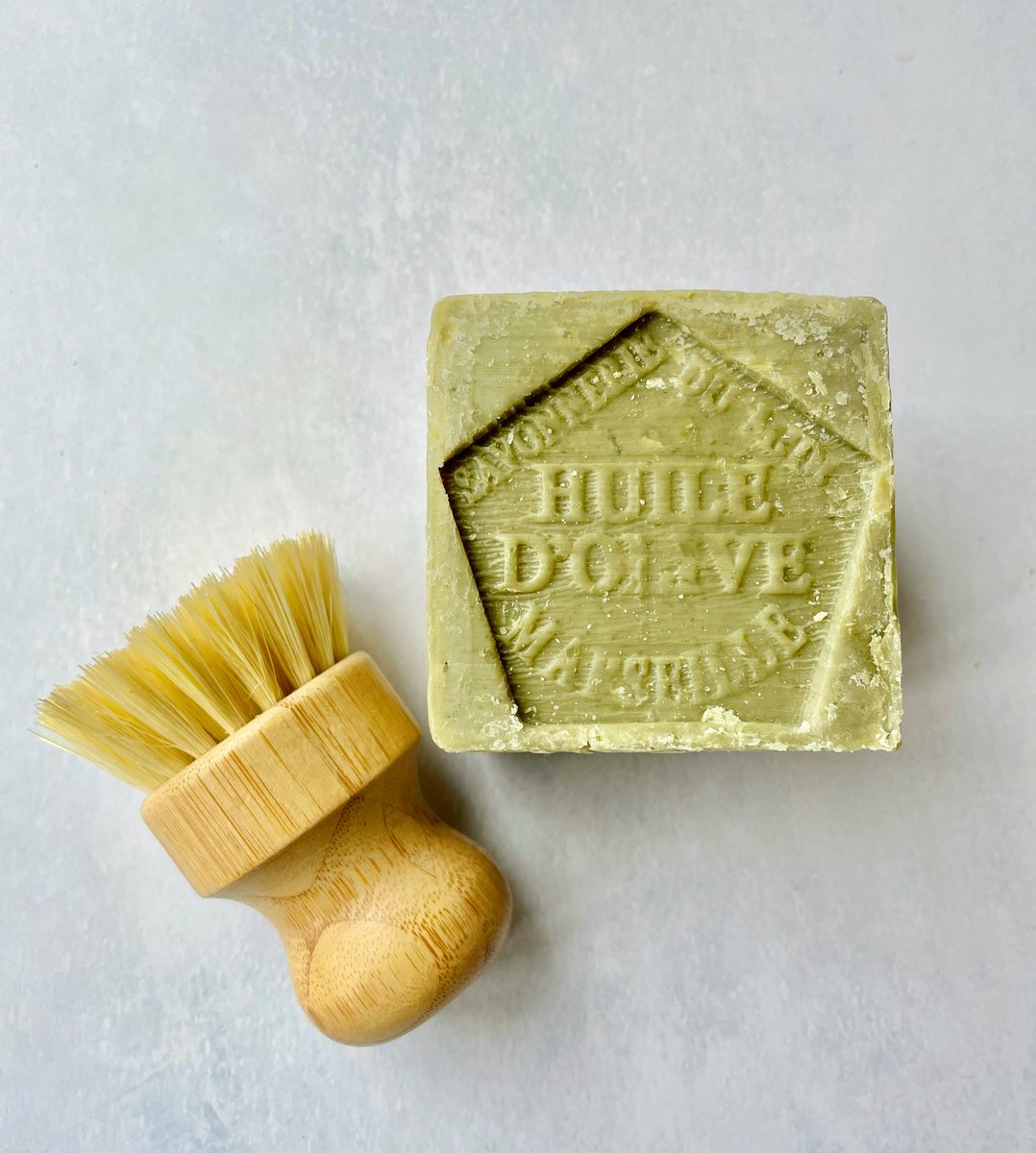 Marseille soap - traditionally, the soap is made by mixing sea water from the Mediterranean Sea, olive oil, and the alkaline ash from sea plants together - for 600 years now.
refillogic.co.uk/organic-marsei…
#elevenseshour #mhhsbd #naturalcleaning