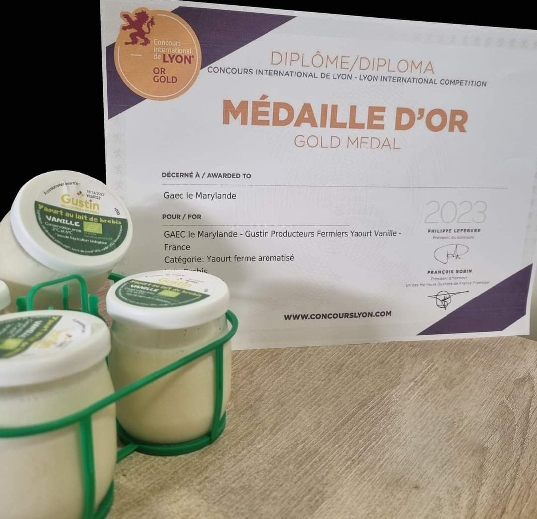 pierreallr's tweet photo. Nous sommes heureux de vous annoncer que nos yaourts miel et nos yaourts vanille ont remporté la médaille d'Or au Concours de Lyon ! Une fierté pour l'équipe Gustin. 🤩
Mention spéciale à notre fromagère Lucile pour le travail accompli tous les jours ! https://t.co/PGNW151qdc