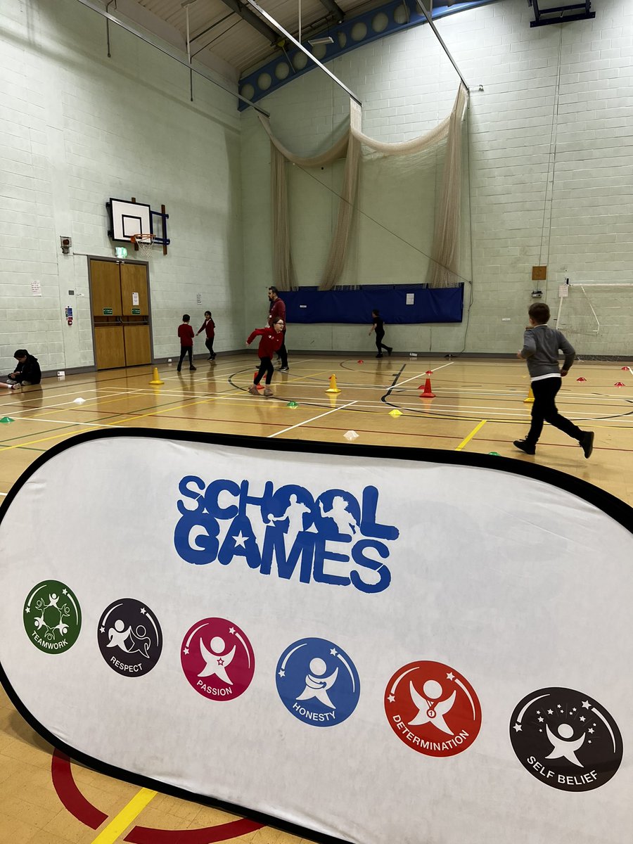 HullActiveSch's tweet photo. Another exciting day developing staff knowledge in the delivery of physically active maths. Building activity across the whole curriculum to benefit student health &amp; wellbeing and teaching &amp; learning in Maths.

Year 4s @PaisleyPrimary @stockwellhull @HCATschools

#GetHullActive https://t.co/vJze1zts8l