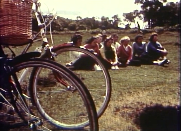 This is a real pinch me moment but I'm absolutely DELIGHTED to announce that I have a film showing at <a href="/glasgowfilmfest/">Glasgow Film Festival</a> this year. Catch THE FREEDOM MACHINE, an archival film about women, cycling and the complexities of freedom on the 12th March at GFT 🚴‍♀️glasgowfilm.org/glasgow-film-f…