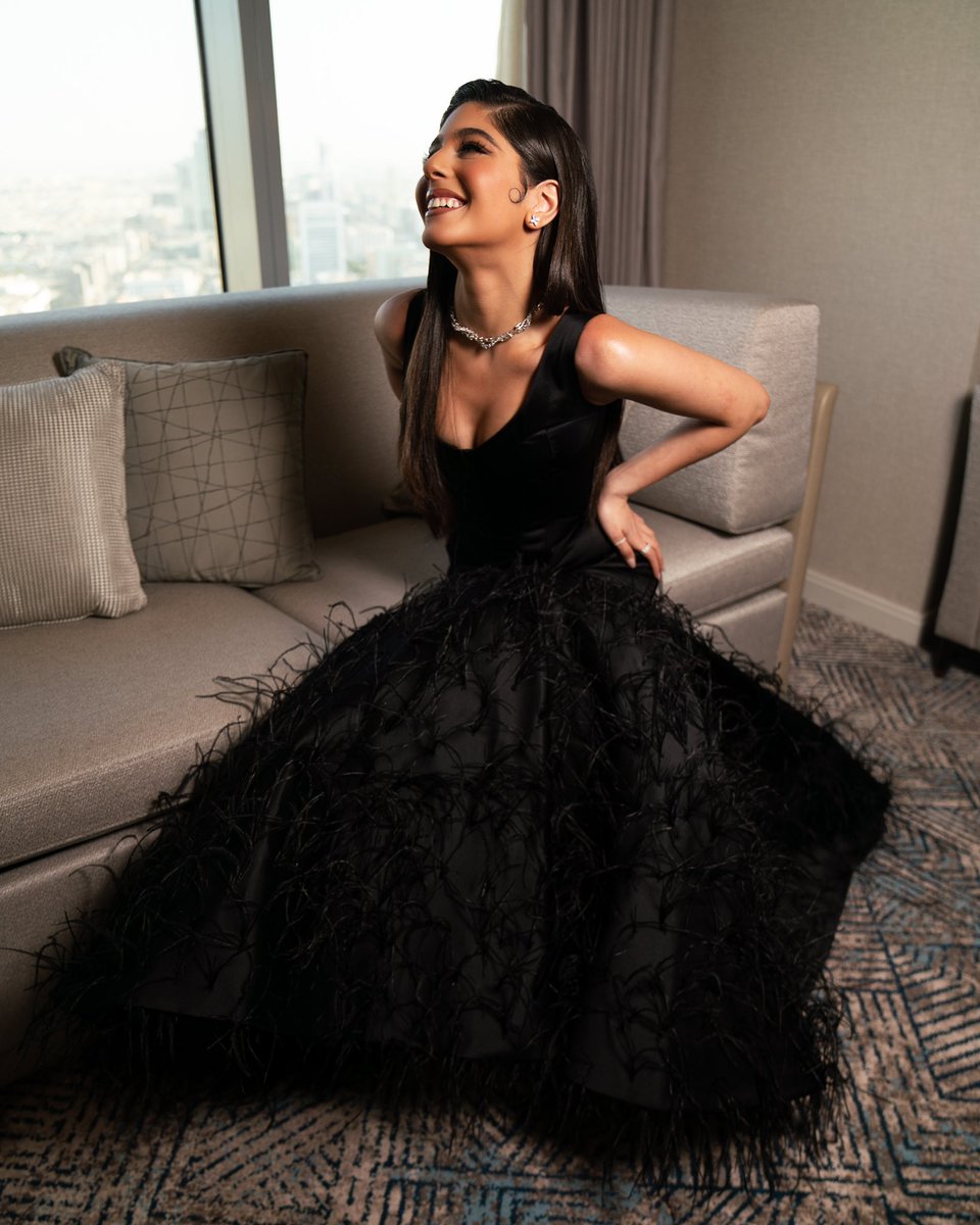 RamiKadi's tweet photo. Egyptian actress @mayanelsayed turned heads at the #JoyAwards2023 in a black mermaid #RamiKadi ready-to-wear gown, featuring a skirt fully embellished with feathers and crystals.
Styled by #yasminekenawi
#mayanelsayed #JoyAwards2023 #ramikadi https://t.co/5mTlX8M3ca