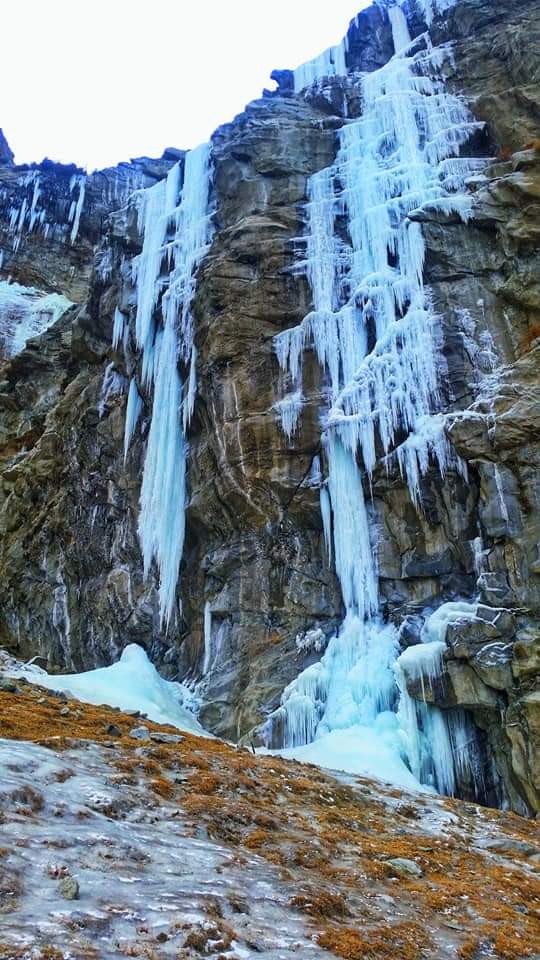 NasimRashporri's tweet photo. Today's forecast holy crap I can't feel my feet๐ฅถโ๏ธ
:
:
:
:
:
#landscape #landscapephotography #timelapse #mountains #river #frozen #clouds #winter #winterwonderland #travelgram #travelphotography #khaplu #kkl #ice #like4like #instalike #instapic #instagood #keeponexploring https://t.co/o4YvGW4zSt