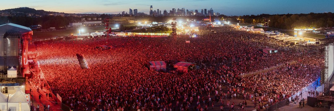 Woo_Junbin's tweet photo. Ceux qui veulent voir straykids au @lollapaloozafr vous êtes prêt à rien voir ? https://t.co/D3CiF9kDuA