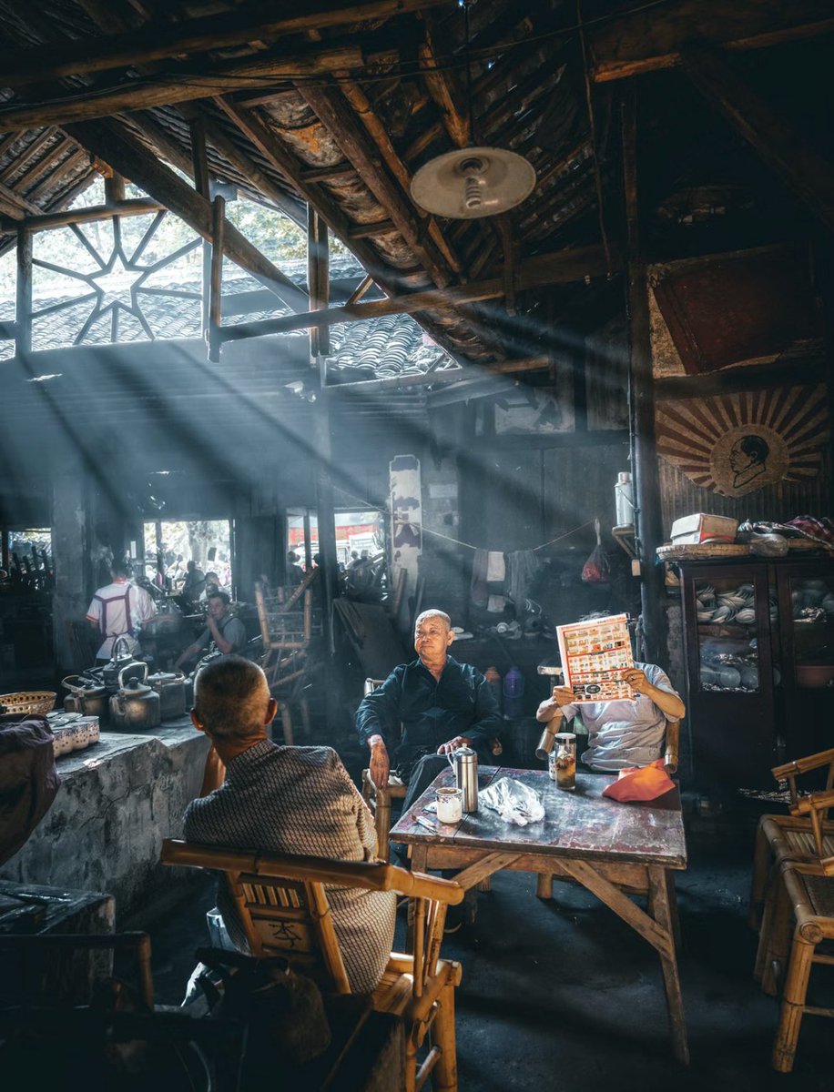 Chengdu_City's tweet photo. 【Lifestyle Wednesday】
Can you name a city that is more relaxed than #Chengdu? Here, you can never run out of ways to enjoy yourself. Do you know what they are doing in each of the pictures? #EarPicking #teahouse #snacks #Mahjong https://t.co/2GqGipx6rw