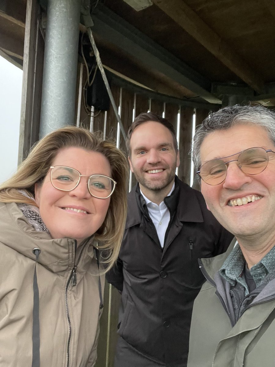 samsom_joost's tweet image. Vanmorgen in De Grote Sniep en op de boerderij een een bezoek van minister van de Wal, Derk Boswijk, Chris van Westerlaken en Cees de Jong. Speerpunt van mijn input was dat er Stikstof credits zouden moeten komen om boeren te verleiden om emissiebeperkende maatregelen te nemen.