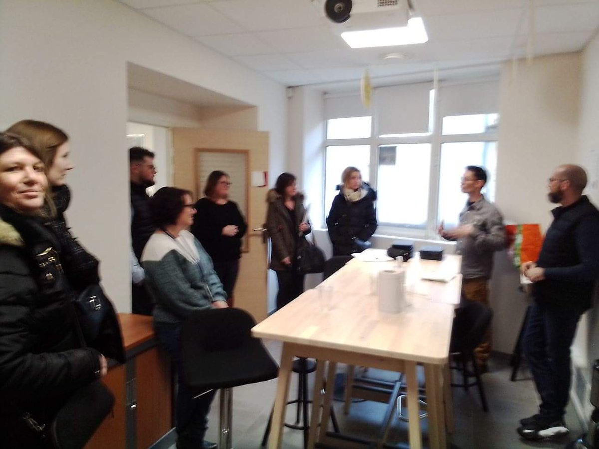 "c'était prolifique!" "les candidats étaient prêts", "j'ai contacté directement mon client"... Voilà les verbatim des agences intérim présentes 👍 Un succès avec une vingtaine d'entretiens réalisés pour chaque enseigne #AvecPoleEmploi @poleemploi_RCVL  <a href="/LeMaoutMP/">LE MAOUT Marie-Pierre</a> <a href="/IsabellePirot/">Isabelle Pirot</a>