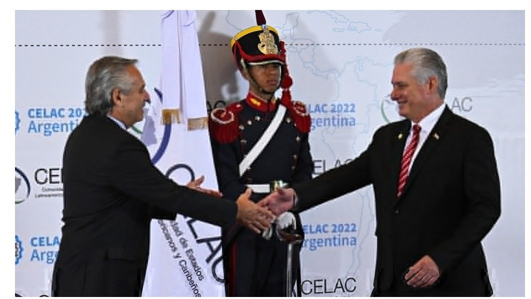 Alberto Fernández insta a la Celac a " levantar la voz" contra los bloqueos de #Cuba y #Venezuela.
#CELACEsUnidad .
#CubaPorLaPaz .