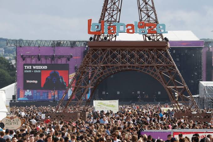 lovehynjn's tweet photo. stray kids will be headlining one of the biggest music festivals in the world with an amazing line up lollapalooza paris is a huge rock and pop music festival held in the french capital last year 400,000 people attended the event this is big BIG https://t.co/3f4FJKlJP9