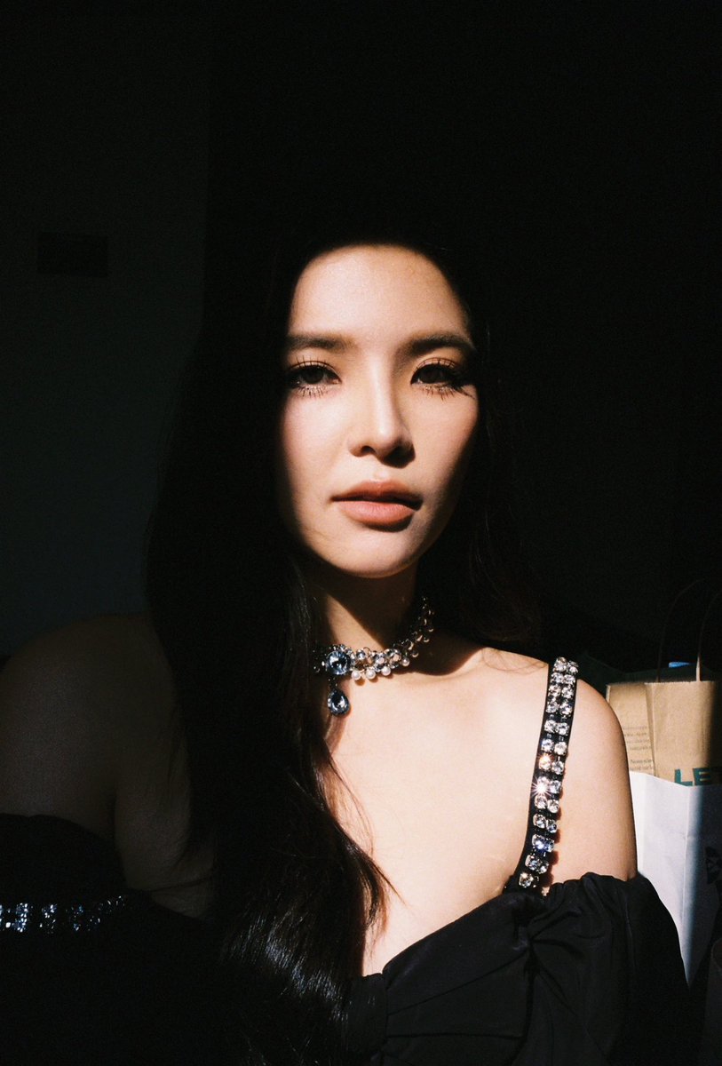 Ornoung_'s tweet photo. Just a girl growing wings ✨ 📸

#OrnOung #MoveORN https://t.co/IvlrYWYZgW