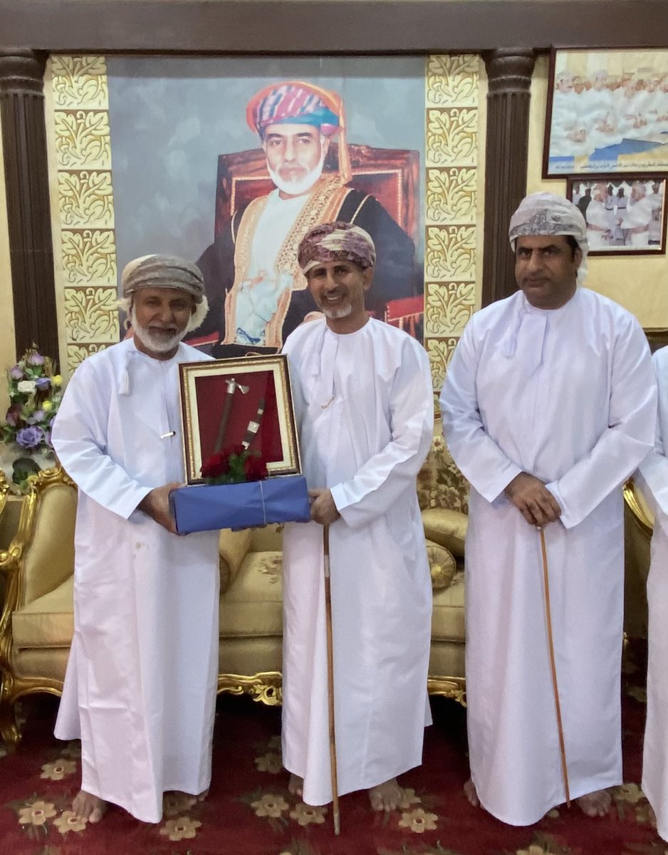 الشيخ حسن بن محمد الزرافي يُقيم مأدبة غداء على شرف سعادة الشيخ سعيد بن حميد الحارثي - والي #خصب وذلك بمناسبة انتهاء  فترة مهام عمله في ولاية #خصب  

داعين الله له التوفيق والسداد في خدمة الوطن 🇴🇲