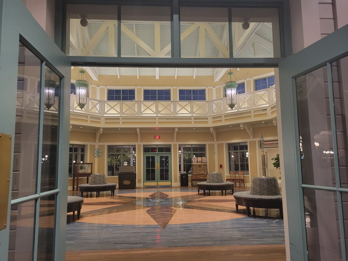 rankingthemouse's tweet photo. I'm not sure there's anything in the world quite like the feeling of arriving to your WDW resort at 630am with an absolutely empty lobby, the sun starting to rise, &amp; the notification that your room is already ready. Pure bliss. https://t.co/ee96Xd3BCv
