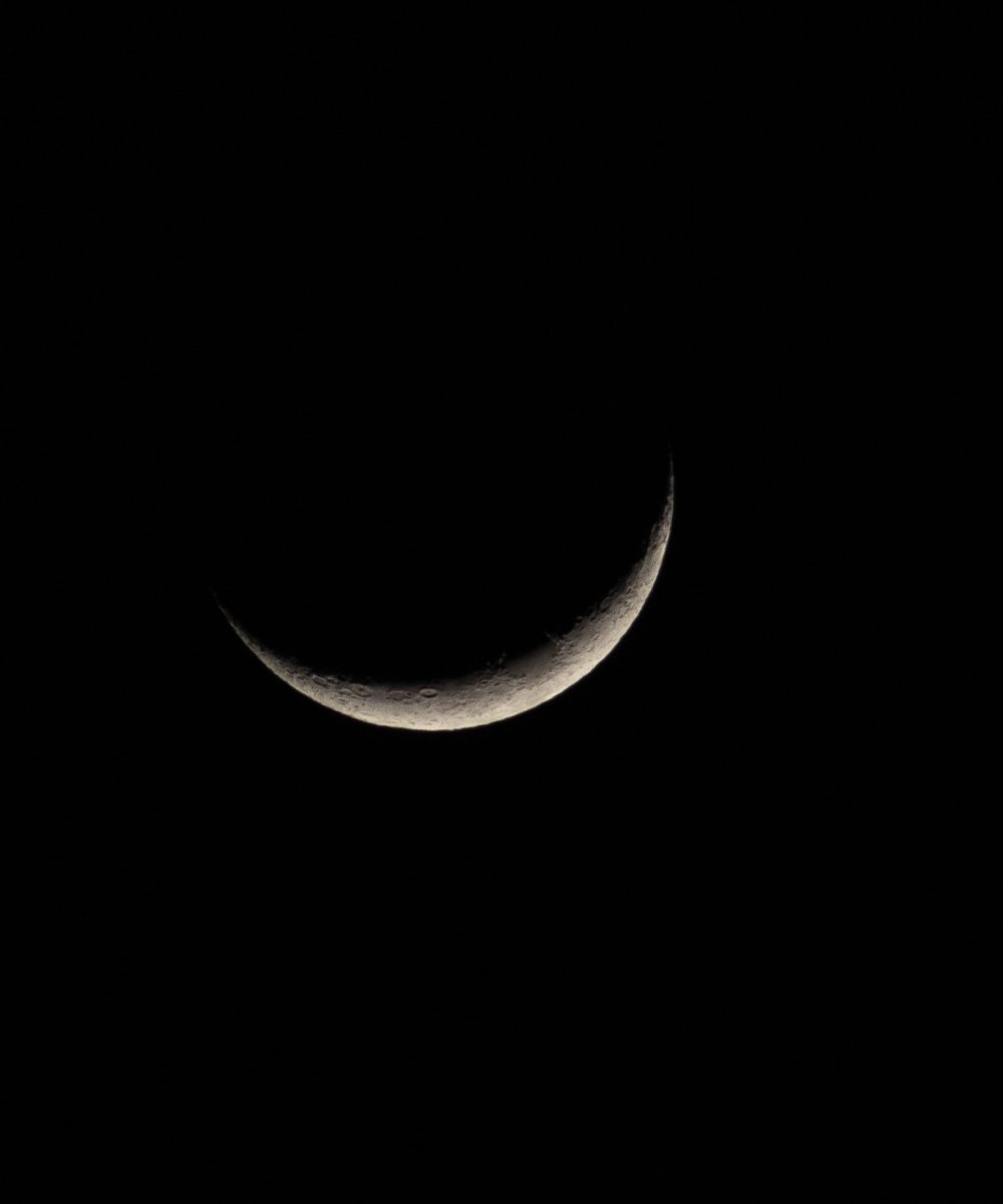 MoonTelAviv's tweet photo. Jan-24, #Moon over #telaviv 10% Waxing Crescent moon. https://t.co/lBMQ1QUyOv