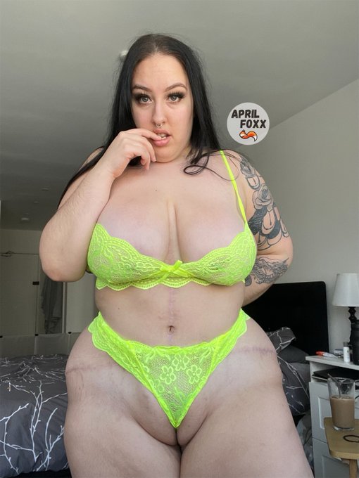 1 pic. Do you think this neon lingerie should be on the floor tonight??

*ONLY FANS FREE TRIAL LINK DOWN