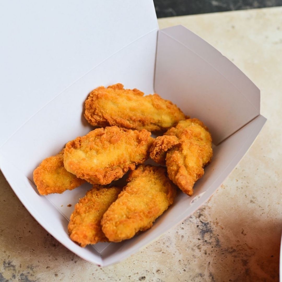 apache_bar's tweet photo. Wings that could make the world go round! ❤️

#ApachePizza https://t.co/lNV7cltEEQ