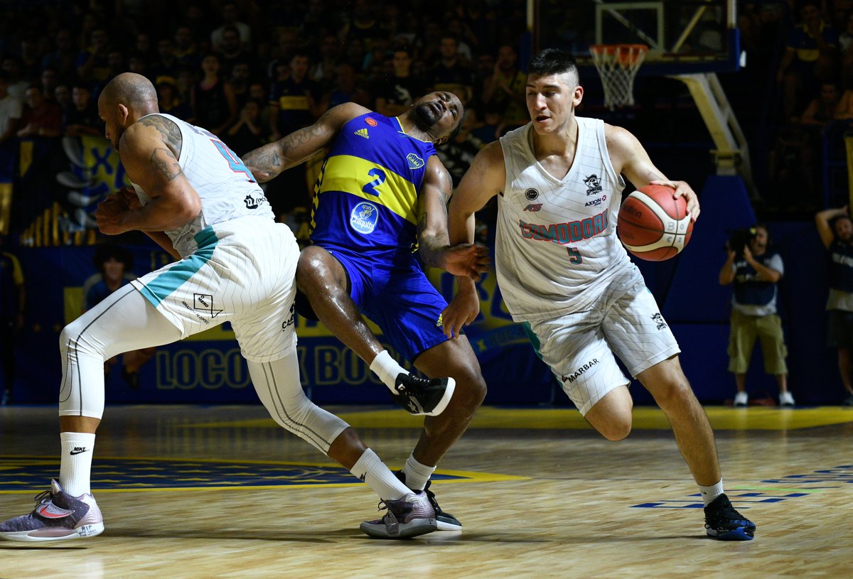 TripleXeneize's tweet photo. ⏰ RT si quedaste como Dar Tucker esta mañana cuando sonó el despertador 😅
¡Que fiesta fue #LaBombonerita! 🫶
📸 @matiasfgarcia9
#BocaEsBasquet #VolvimosACasa https://t.co/e5Q4cr0qK5