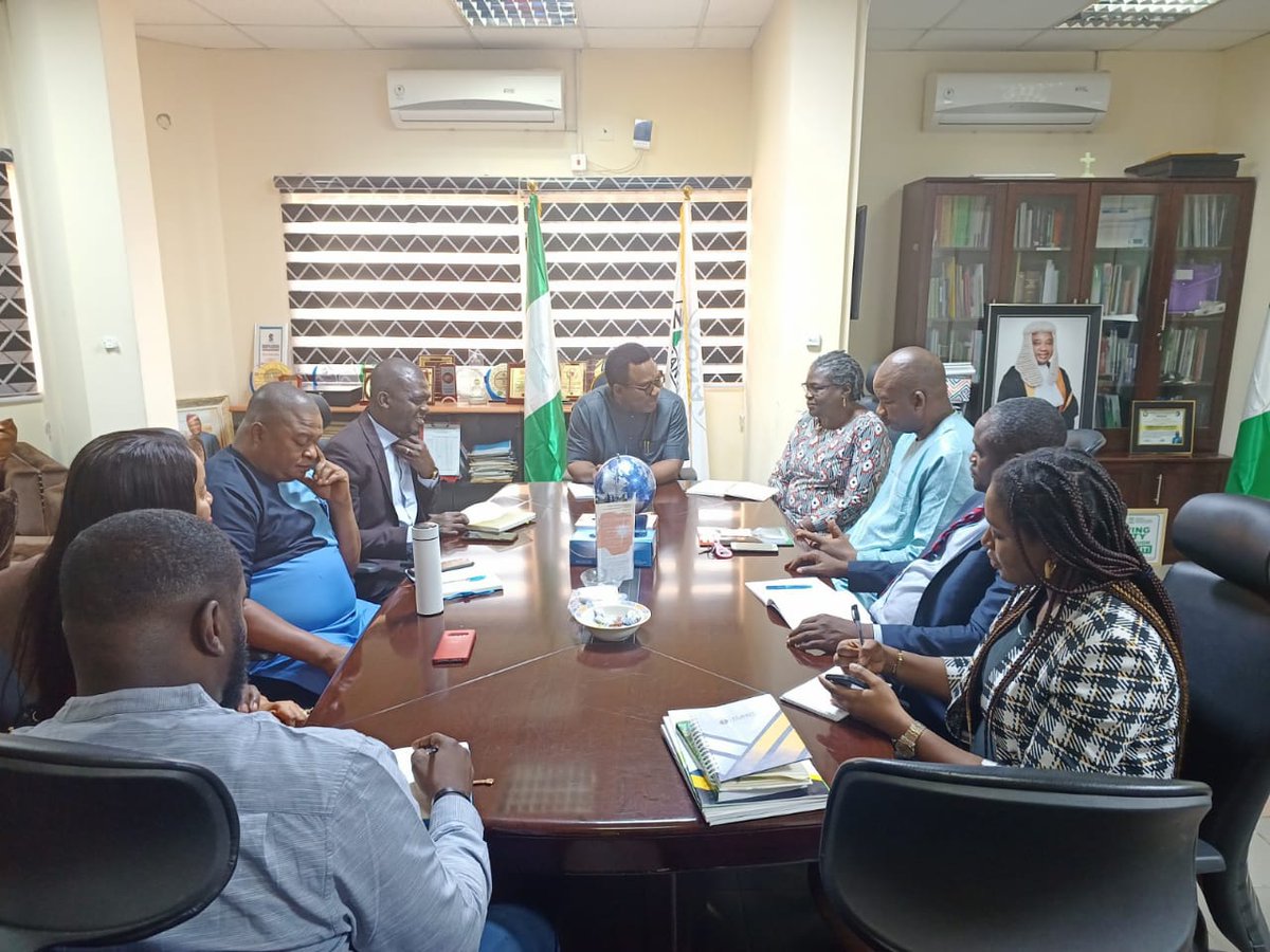 cleenfoundation's tweet photo. The Management of CLEEN Foundation paid a Courtesy visit to @NhrcNigeria  to consolidate on long lasting relationship and discuss new areas of partnership. The conversation also stirred  around Human Rights issues and the aftermath of the Endsars protest. https://t.co/M9iAR7eL5p