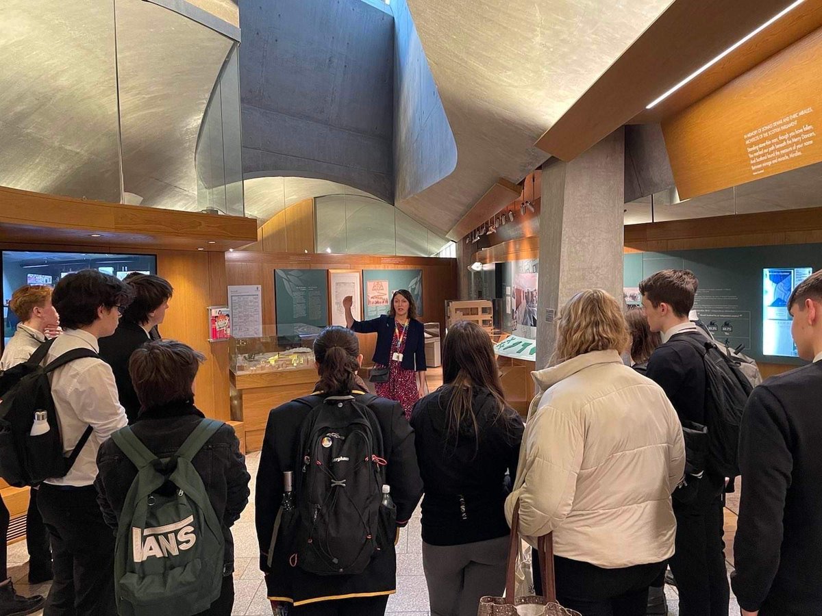 🚌 - Excellent trip to <a href="/ScotParl/">Scottish Parliament</a> with S5+6 Modern Studies last week! 

🙋🏻- We so enjoyed getting to see first-hand an extremely lively debate in First Minister’s questions.  

😀 - Thank you to our local MSP @EvelynTweedSNP for chatting to us about the role of an MSP!