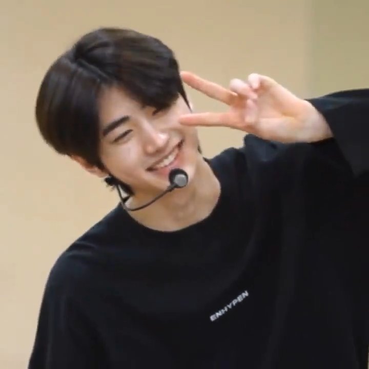hourly sunghoon tweet media